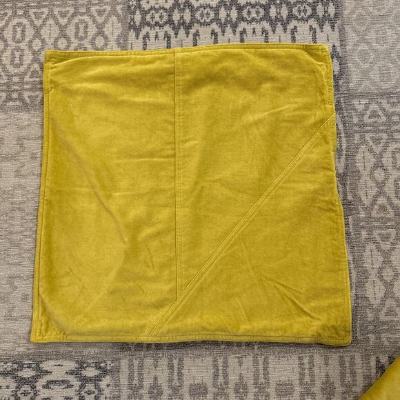 Lot 2 NEW West Elm Washed Cotton Velvet Pillow Cover 18”x18” Dark Horseradish - Picture 5 of 10